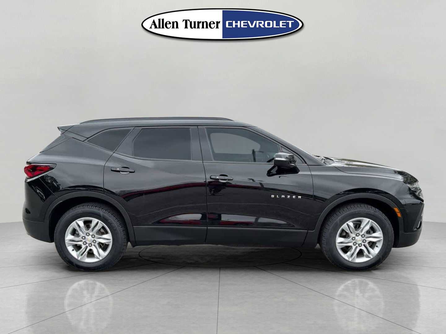 Used 2021 Chevrolet Blazer LT FWD image 3