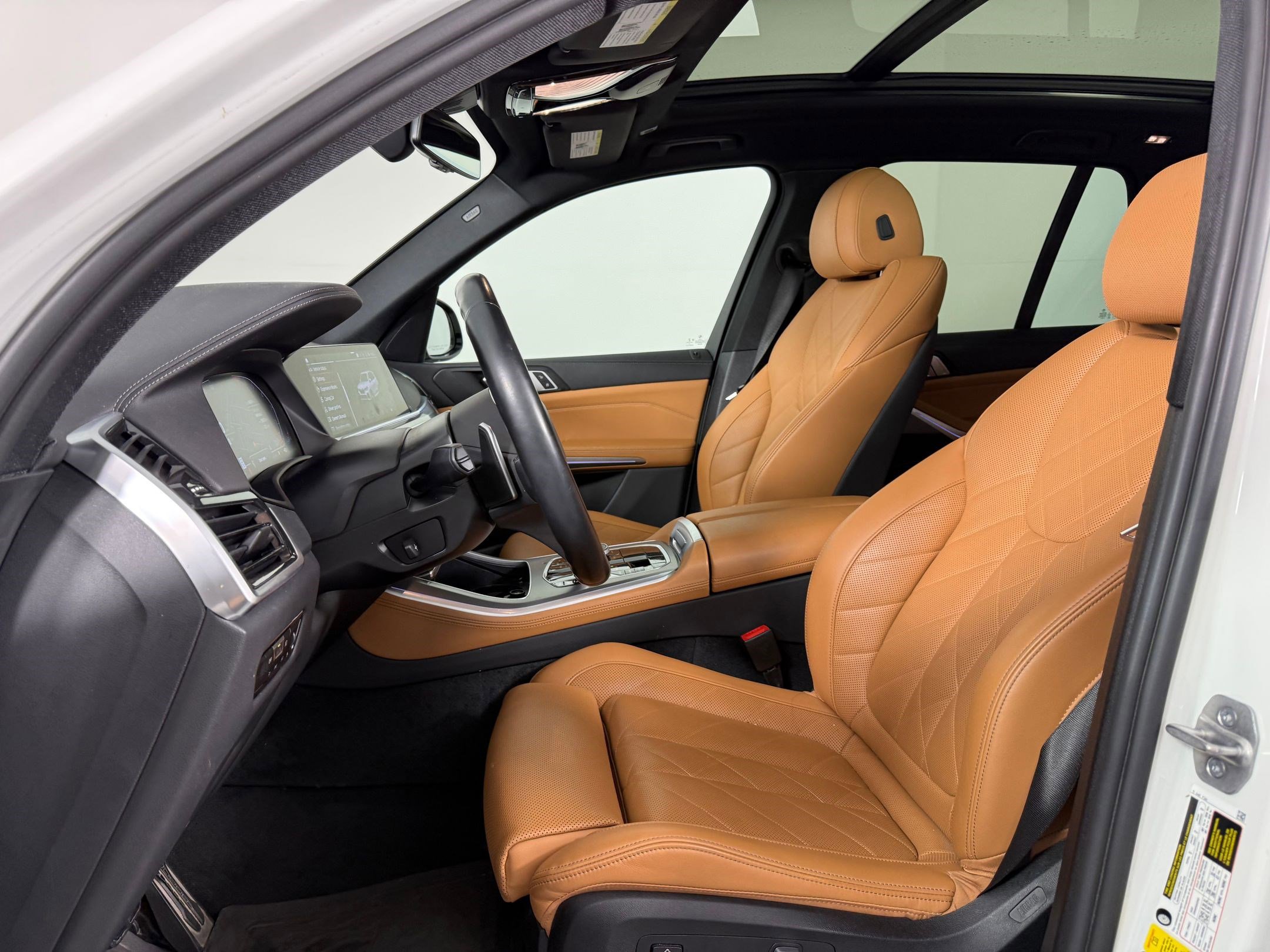 Used 2023 BMW X5 xDrive40i w/ M Sport Package image 5