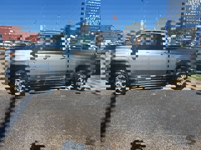 Used 2024 Chevrolet Silverado 2500 LT image 3