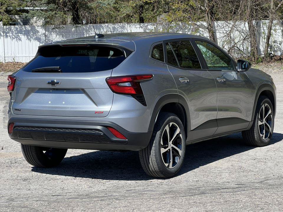 Used 2024 Chevrolet Trax RS FWD image 32