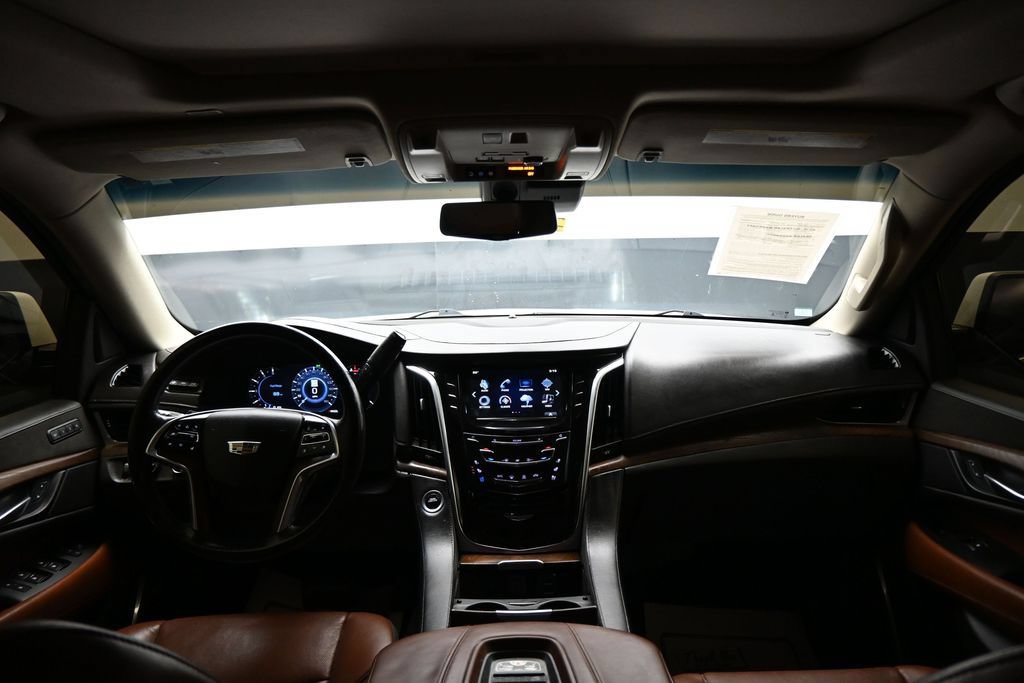 Used 2018 Cadillac Escalade Luxury AWD/4WD image 20