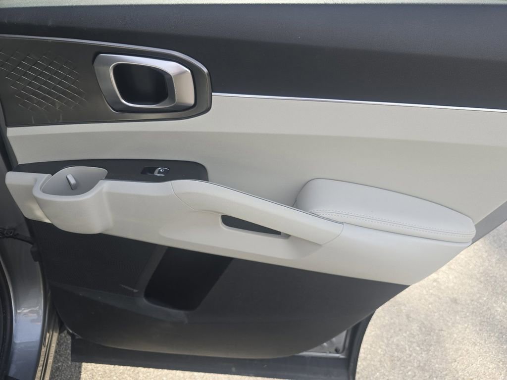 Used 2025 Kia Sorento EX w/ EX Panoramic Sunroof Package image 25