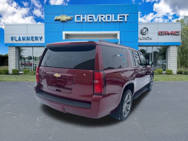 Used 2017 Chevrolet Suburban LT w/ Luxury Package image 4