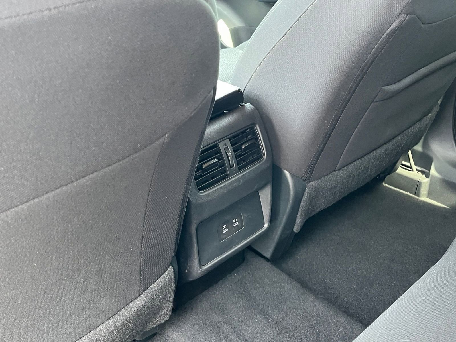 Used 2025 Nissan Rogue SV FWD image 24