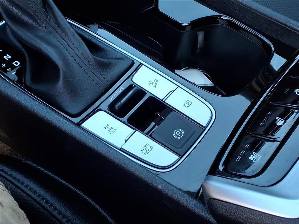 Used 2024 Hyundai Santa Cruz Limited image 17