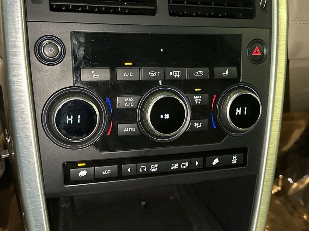 Used 2016 Land Rover Discovery Sport HSE image 31