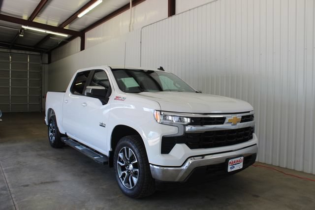Used 2022 Chevrolet Silverado 1500 LT w/ Z71 Off-Road Package AWD/4WD image 3