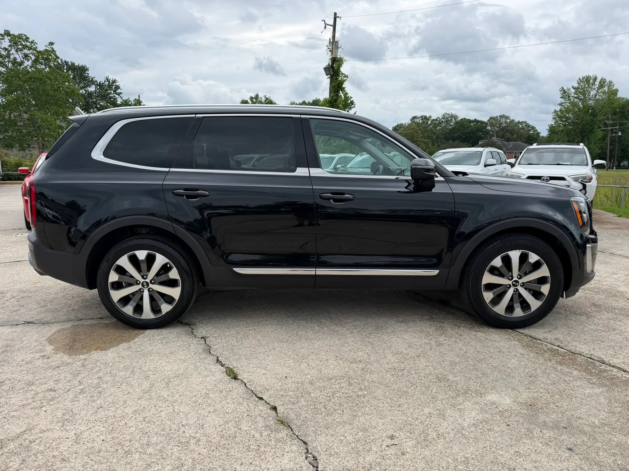 Used 2021 Kia Telluride EX w/ EX Premium Package FWD image 6