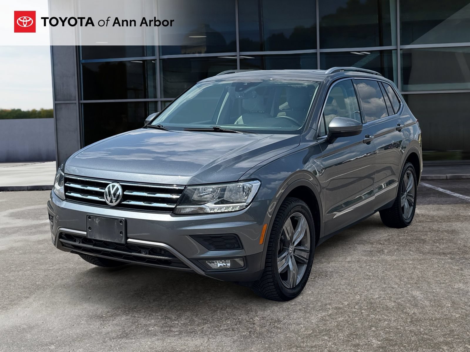 Used 2020 Volkswagen Tiguan SEL AWD/4WD image 9