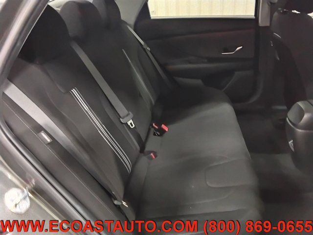 Used 2024 Hyundai Elantra SEL FWD image 15