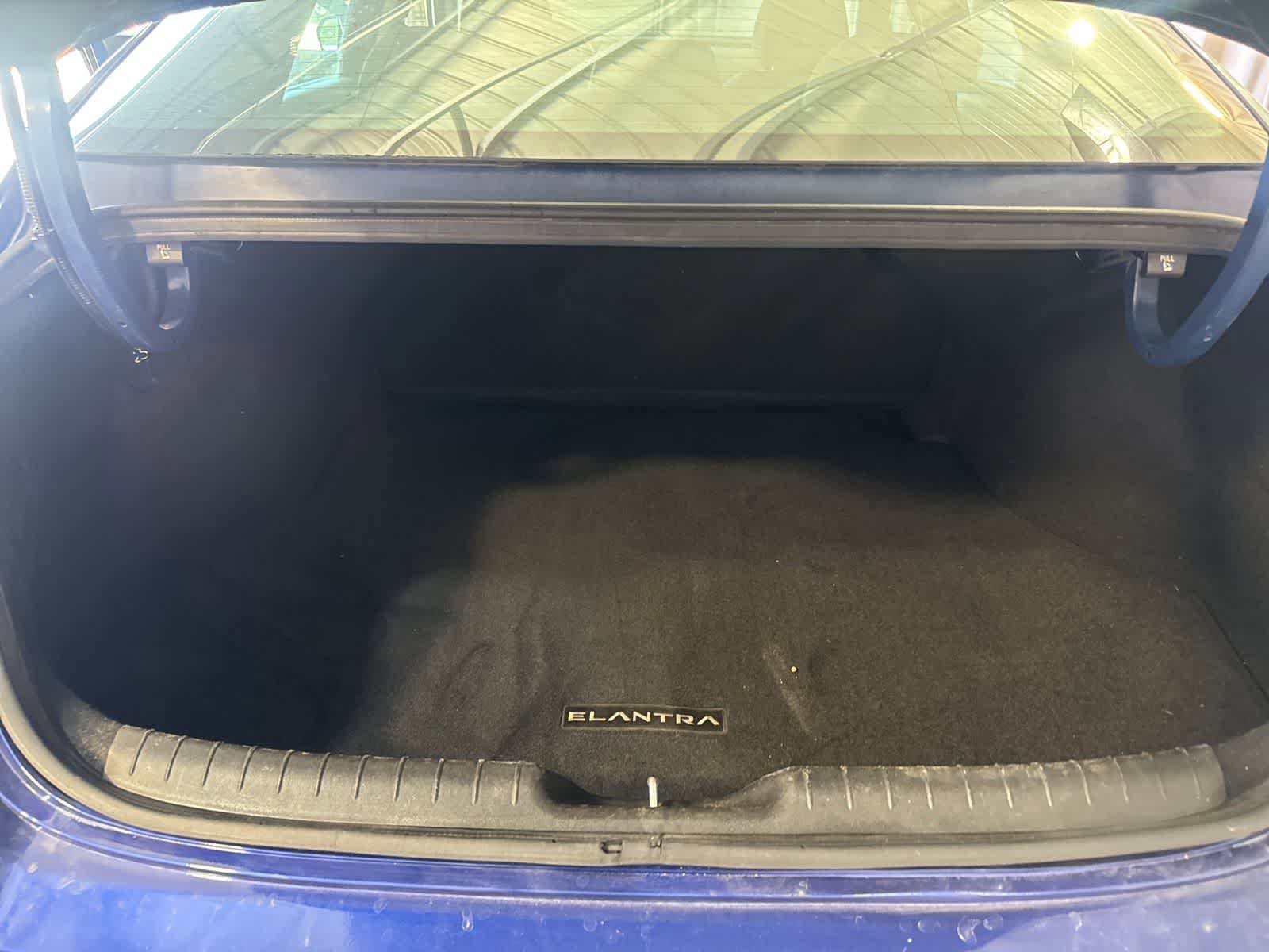 Used 2022 Hyundai Elantra SEL FWD image 12