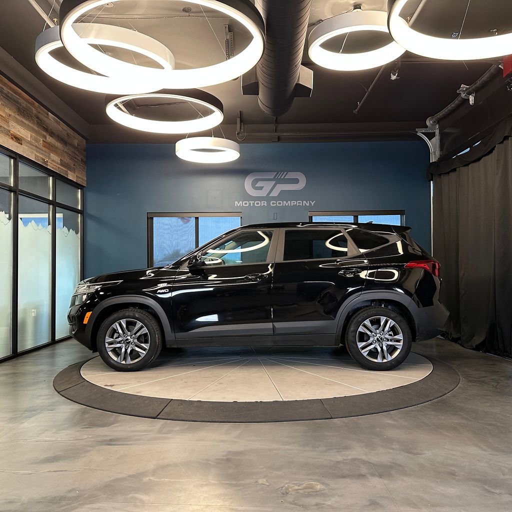 Used 2022 Kia Seltos LX AWD/4WD image 6