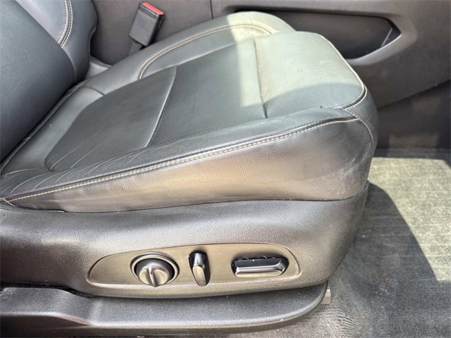 Used 2021 Chevrolet Traverse LT w/ LT Premium Package image 11