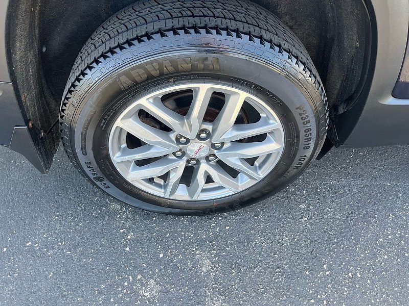 Used 2017 GMC Acadia SLE AWD/4WD image 11
