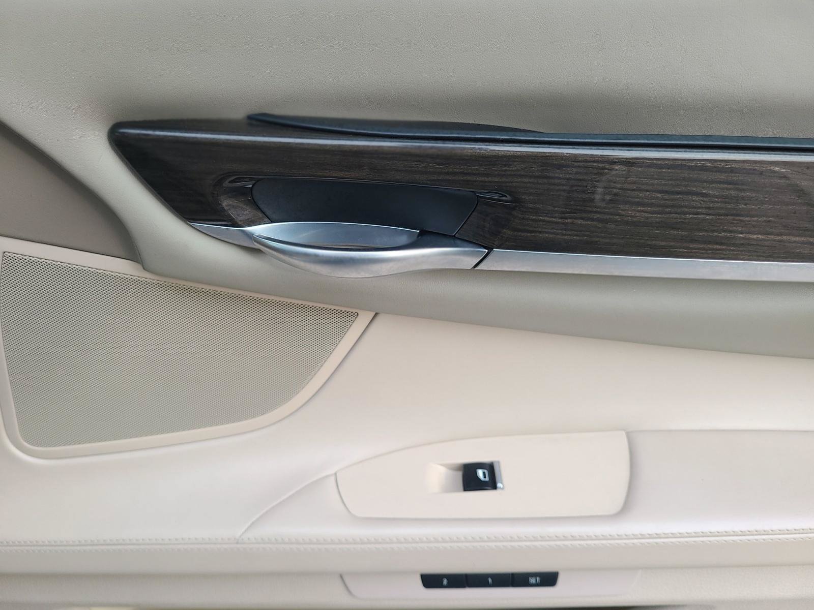 Used 2015 BMW 750i RWD image 23