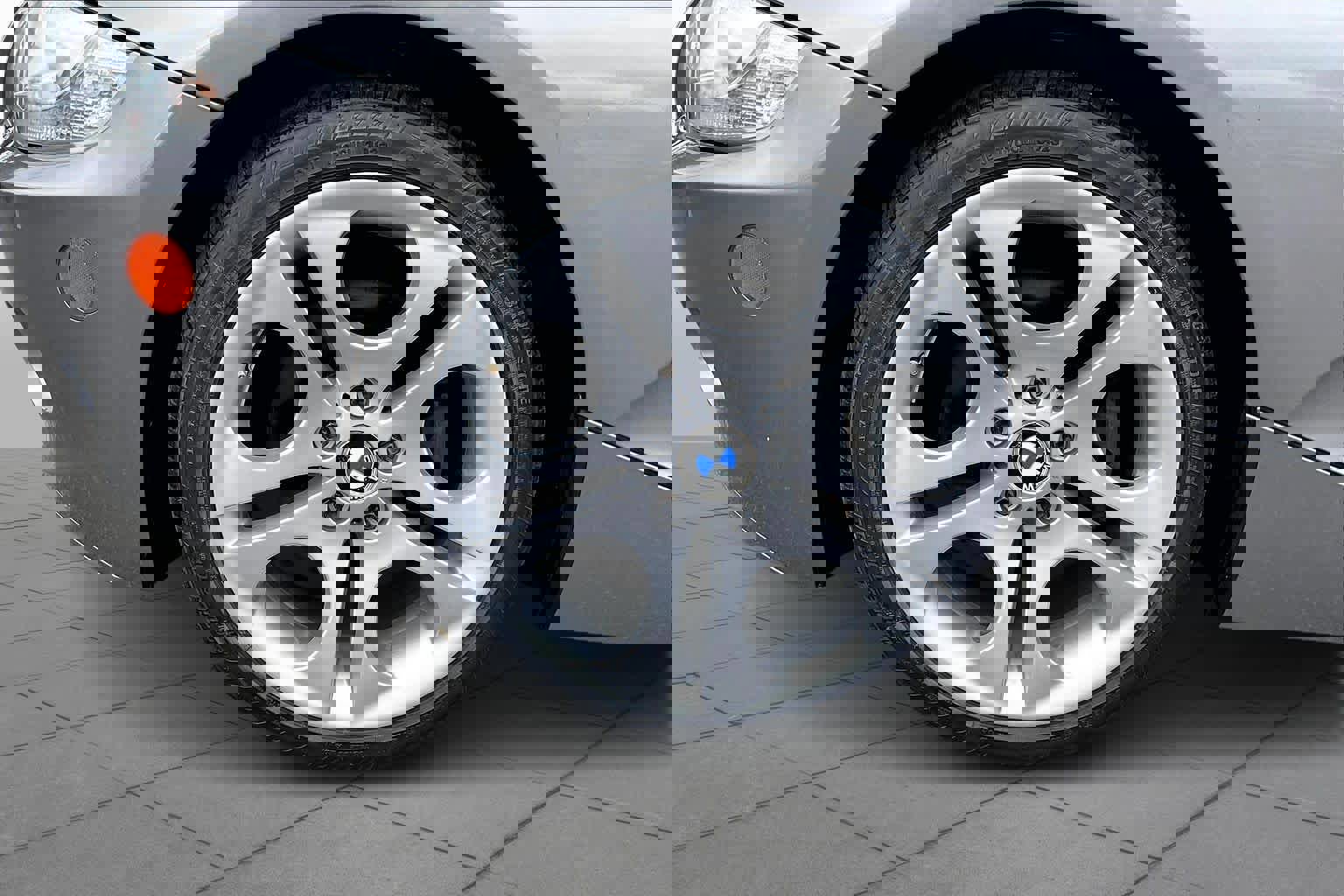 Used 2005 BMW Z4 3.0i image 10