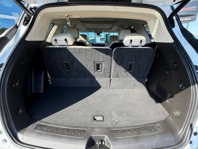 Used 2022 Buick Enclave Avenir w/ Avenir Technology Package FWD image 28