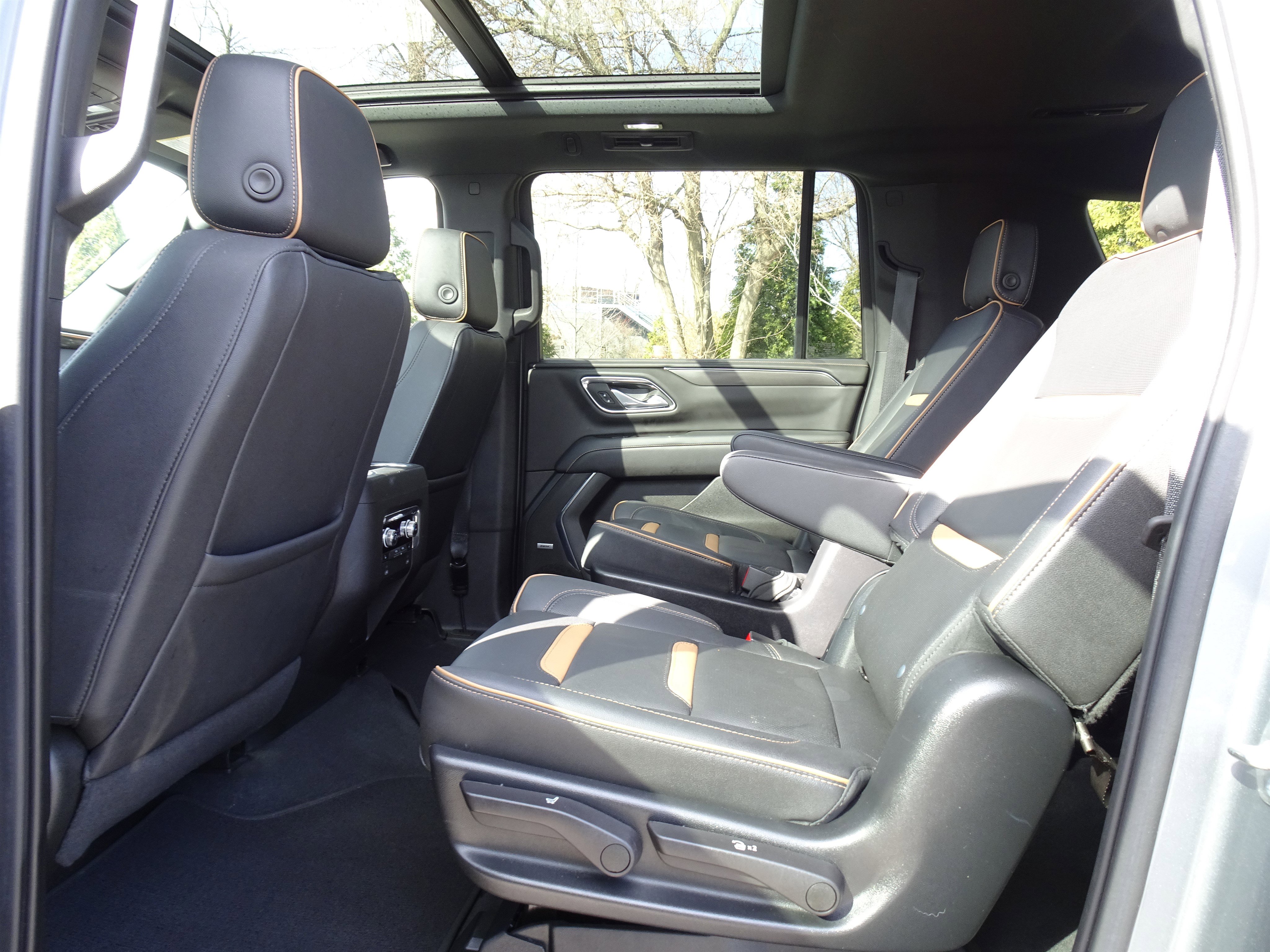 Used 2023 GMC Yukon XL AT4 w/ AT4 Premium Package image 19