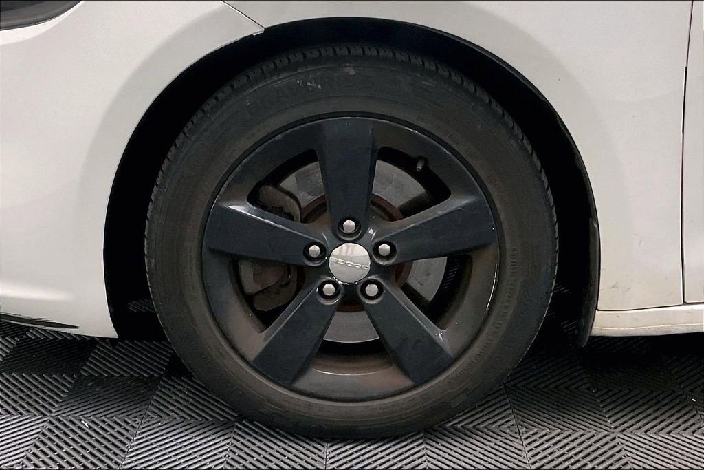 Used 2015 Dodge Dart SXT image 8