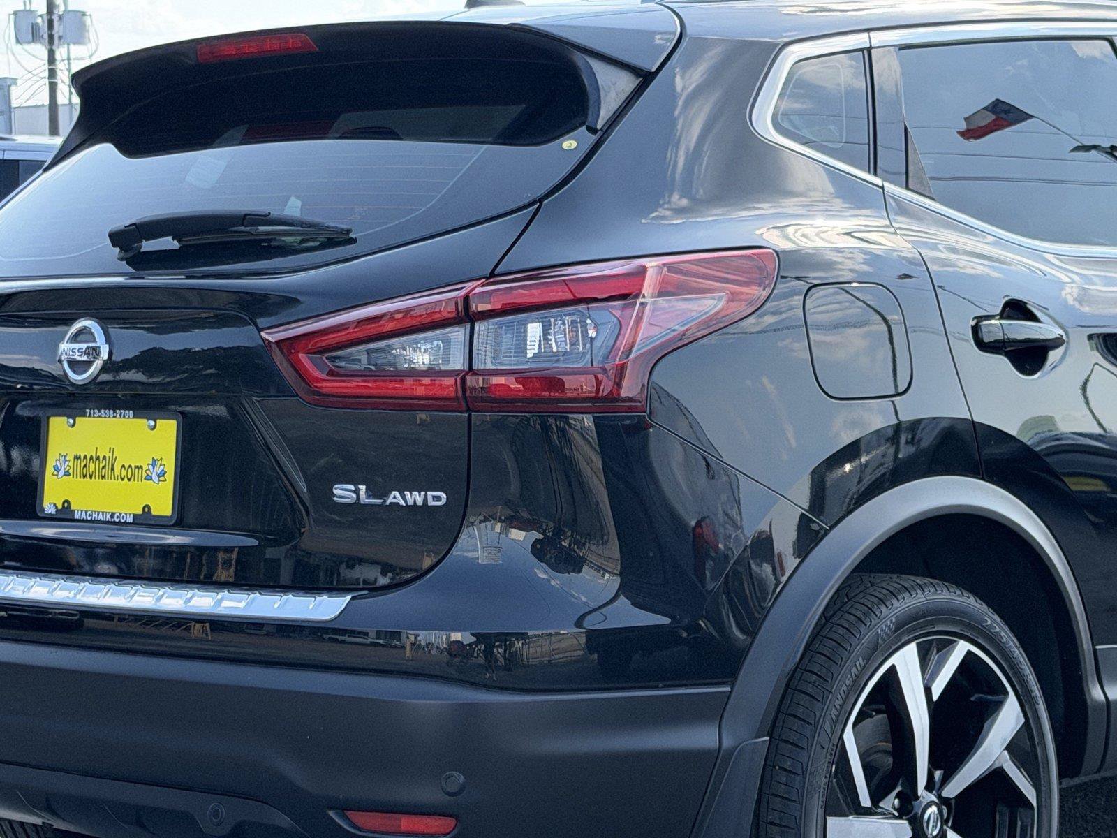 Used 2022 Nissan Rogue Sport SL AWD/4WD image 11