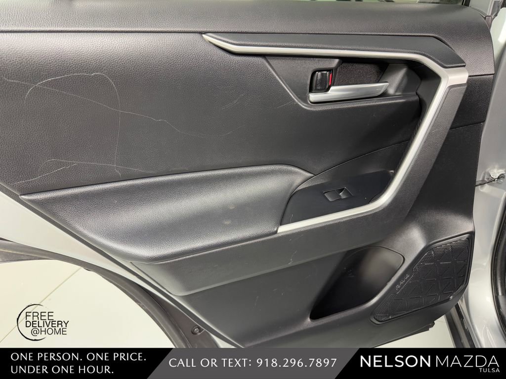 Used 2020 Toyota RAV4 XLE FWD image 39