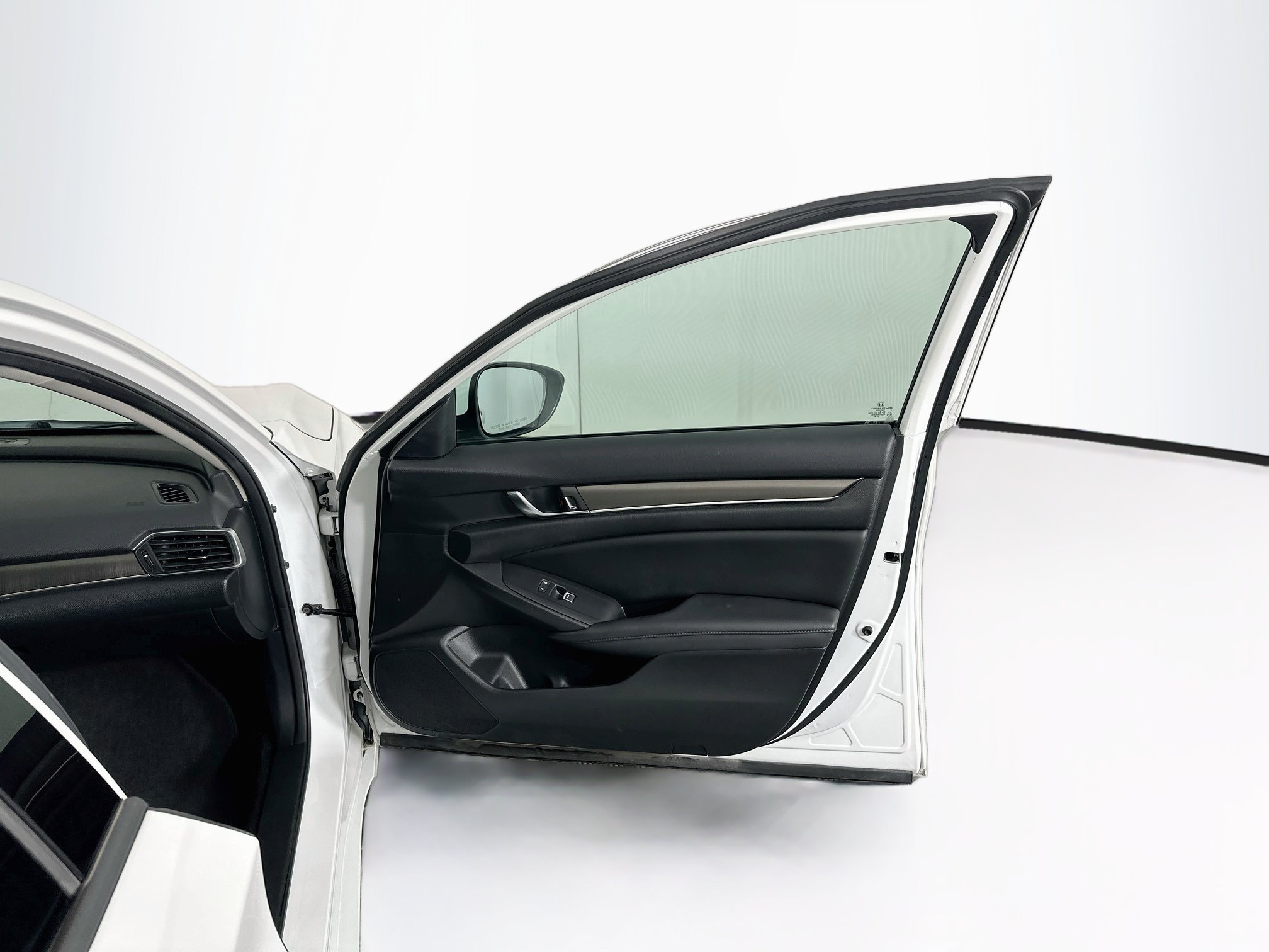 Used 2019 Honda Accord LX image 30