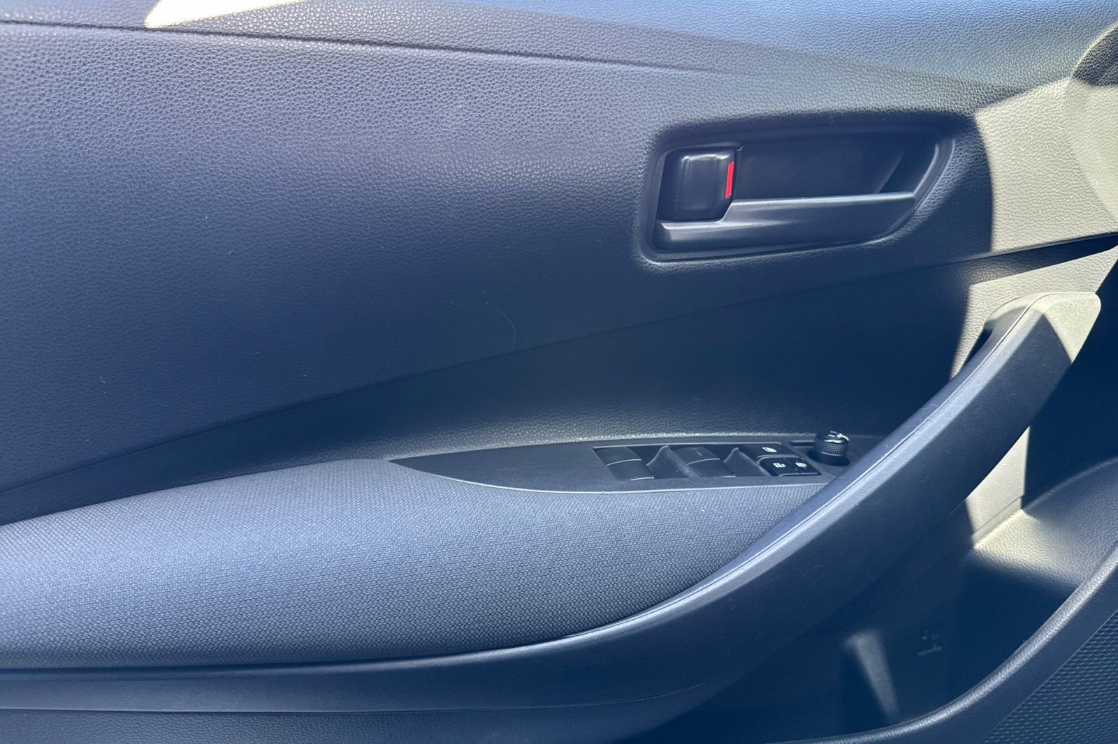 Used 2022 Toyota Corolla LE image 10