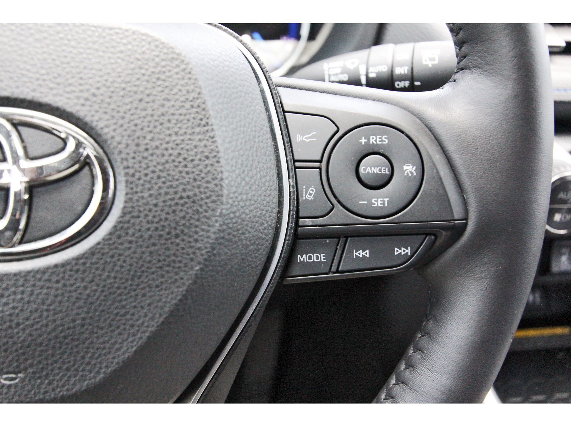 Used 2019 Toyota RAV4 XSE AWD/4WD image 20