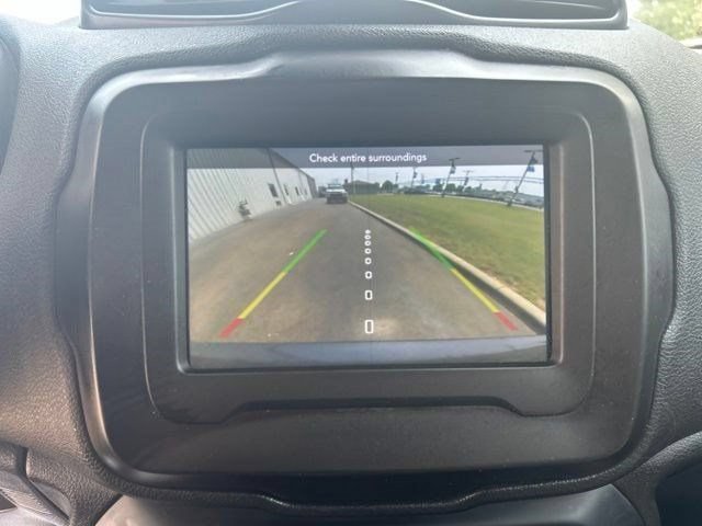 Used 2020 Jeep Renegade Latitude FWD image 25