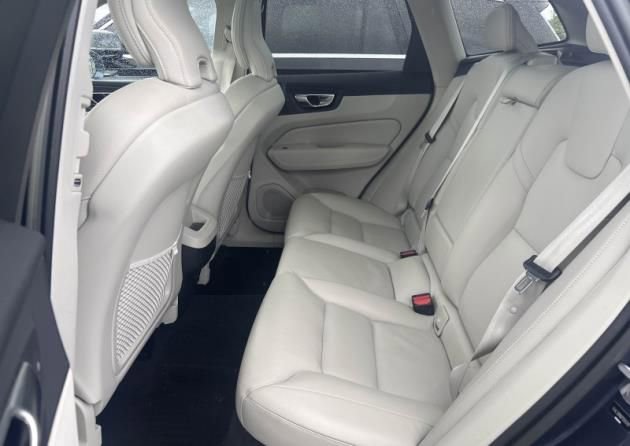 Used 2023 Volvo XC60 B5 Plus w/ Climate Package AWD/4WD image 9