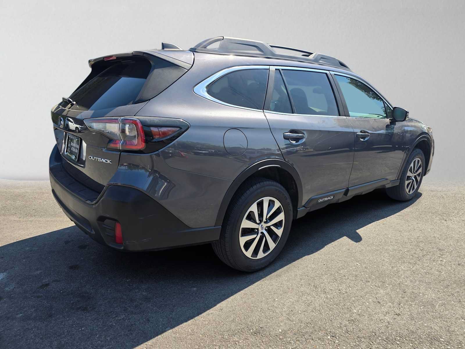 Used 2020 Subaru Outback Premium AWD/4WD image 3