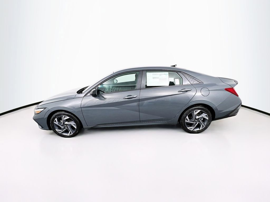 New 2025 Hyundai Elantra SEL w/ Cargo Package image 4