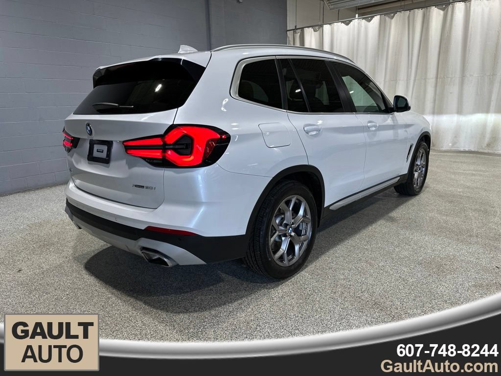 Used 2022 BMW X3 xDrive30i w/ Premium Package AWD/4WD image 3