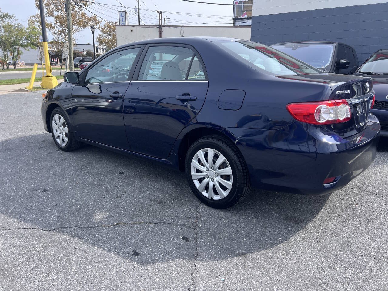 Used 2013 Toyota Corolla LE FWD image 7