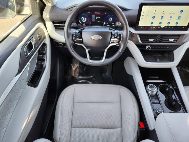 Certified 2025 Ford Explorer Platinum w/ LUX Leather Package image 13