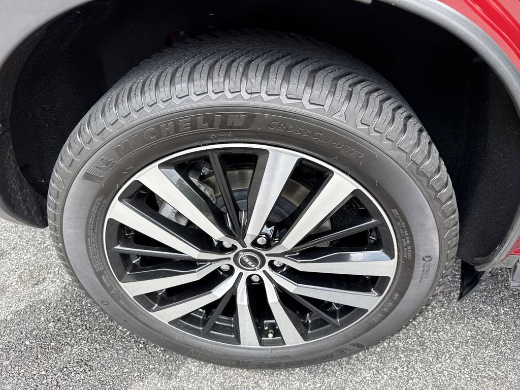 Used 2023 Nissan Pathfinder Platinum AWD/4WD image 17
