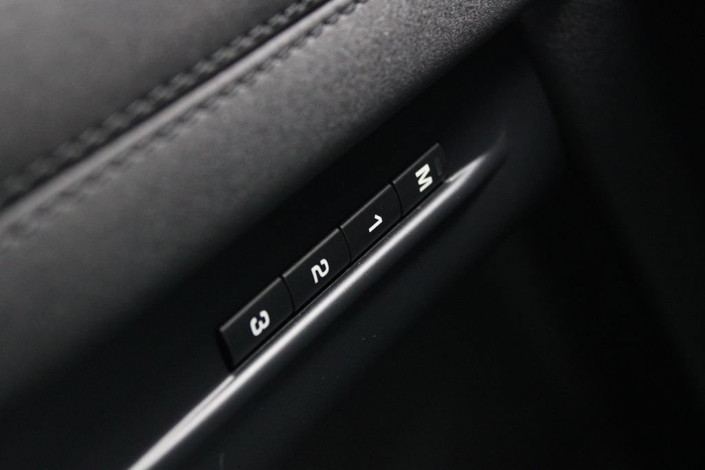 Used 2020 Land Rover Range Rover Evoque SE AWD/4WD image 7