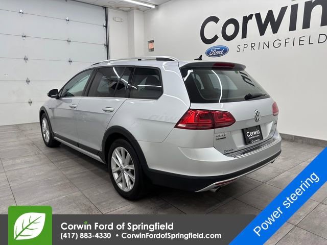 Used 2017 Volkswagen Golf Alltrack SE image 3