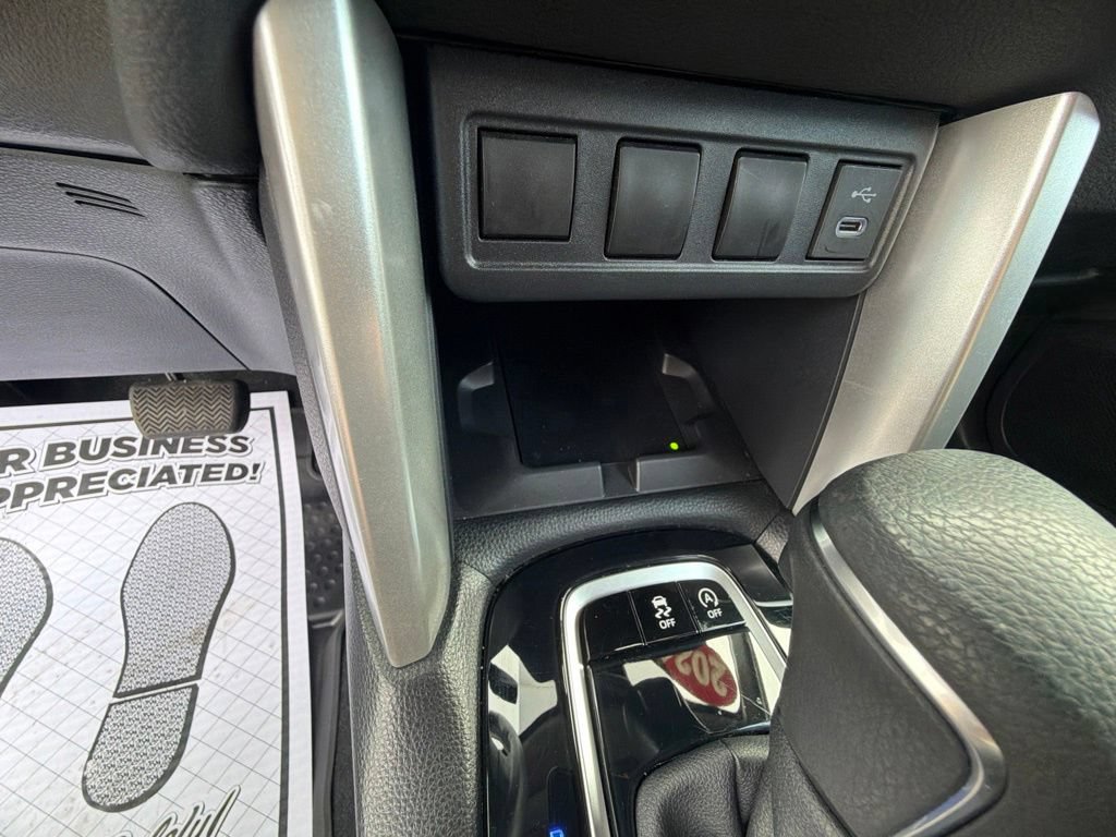 Used 2024 Toyota Corolla Cross LE w/ Moonroof Package AWD/4WD image 22