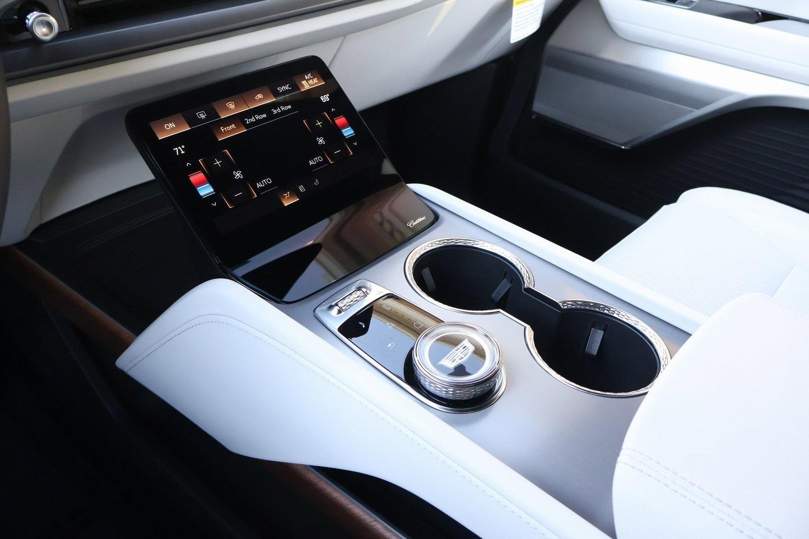 New 2026 Cadillac Vistiq Sport w/ LPO, Floor Liner Package image 29