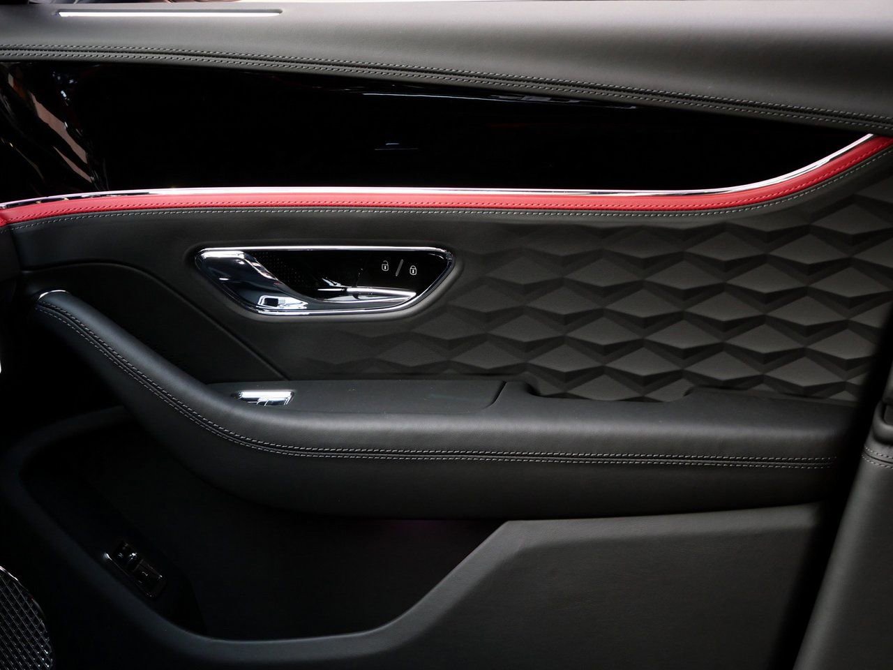 New 2025 Bentley Flying Spur Plug-In Hybrid image 11