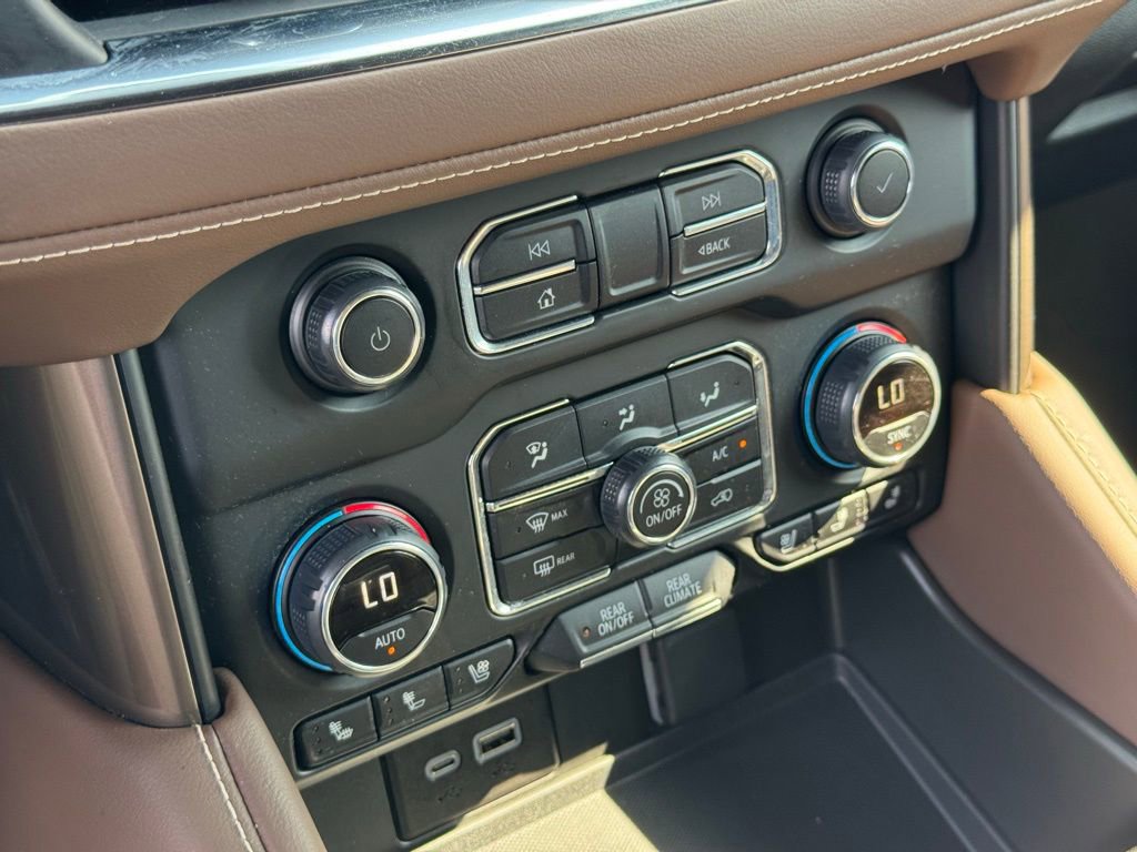 Used 2024 Chevrolet Suburban High Country image 45