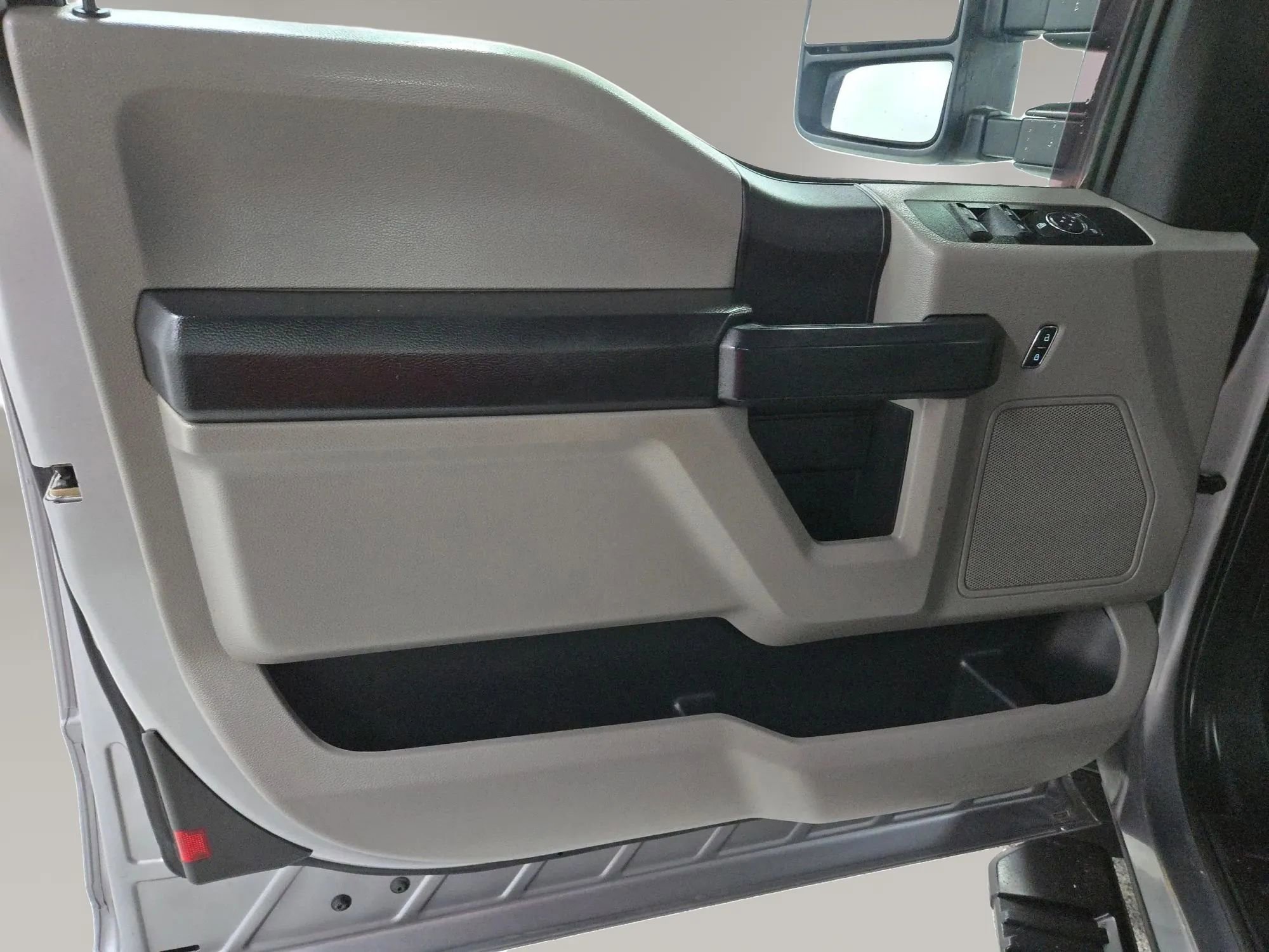 Used 2020 Ford F250 XL w/ Power Equipment Group image 19