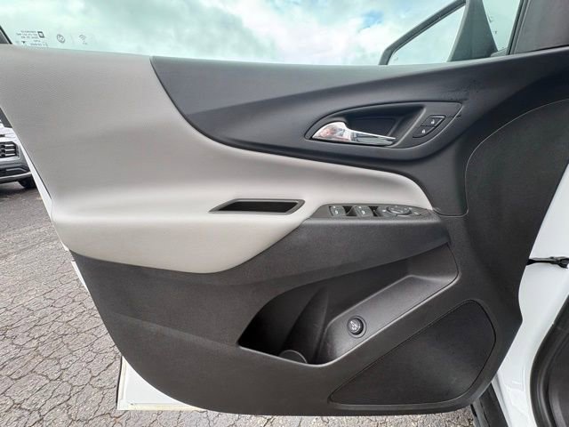 Used 2023 Chevrolet Equinox LT w/ Driver Convenience Package image 32