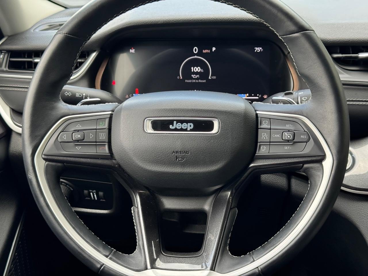 Used 2021 Jeep Grand Cherokee L Laredo w/ Luxury Tech Group I image 13