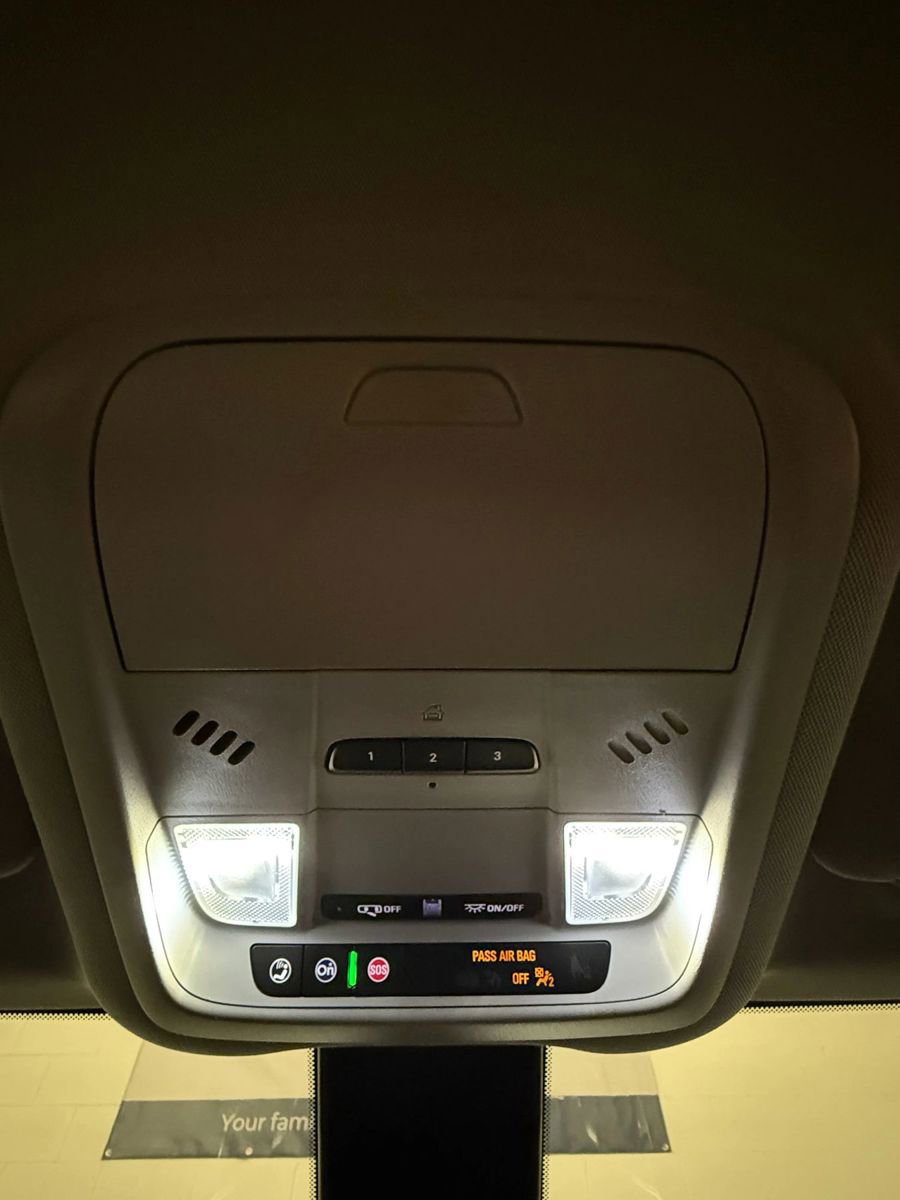 Used 2020 Chevrolet Equinox LT image 24