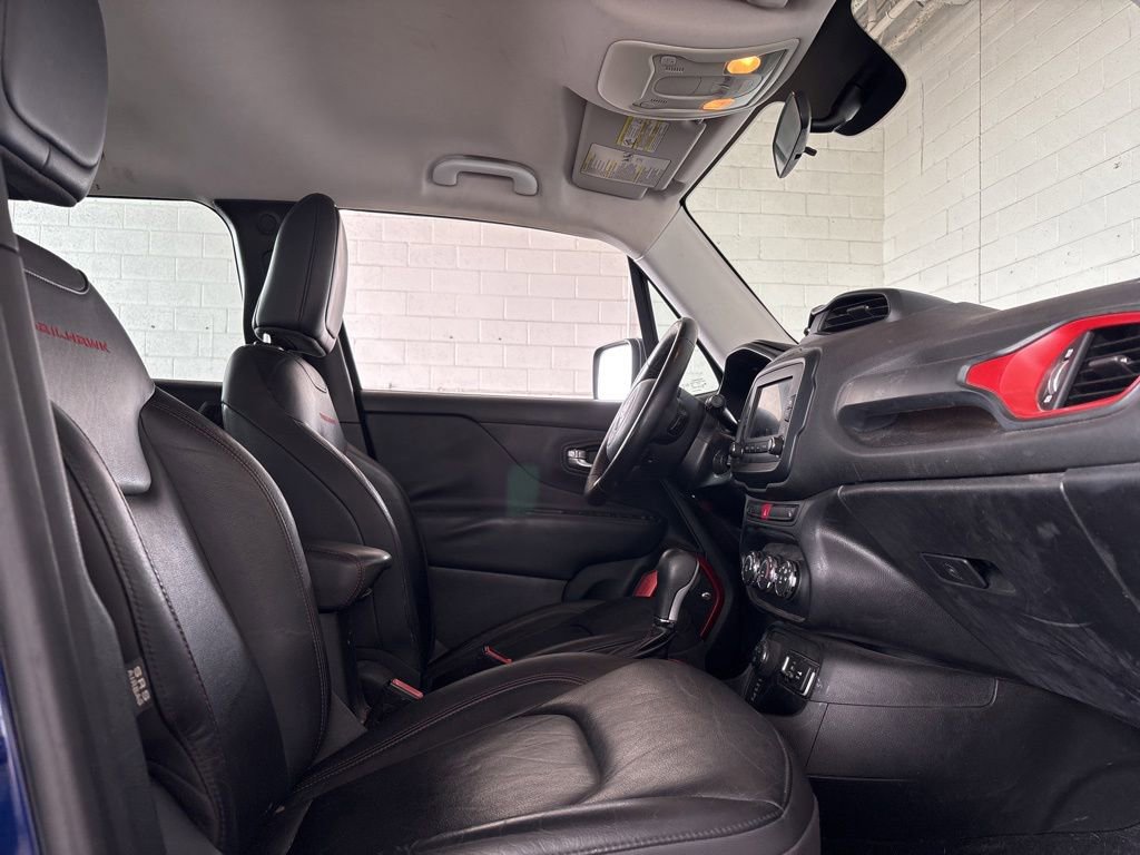 Used 2016 Jeep Renegade Trailhawk AWD/4WD image 12
