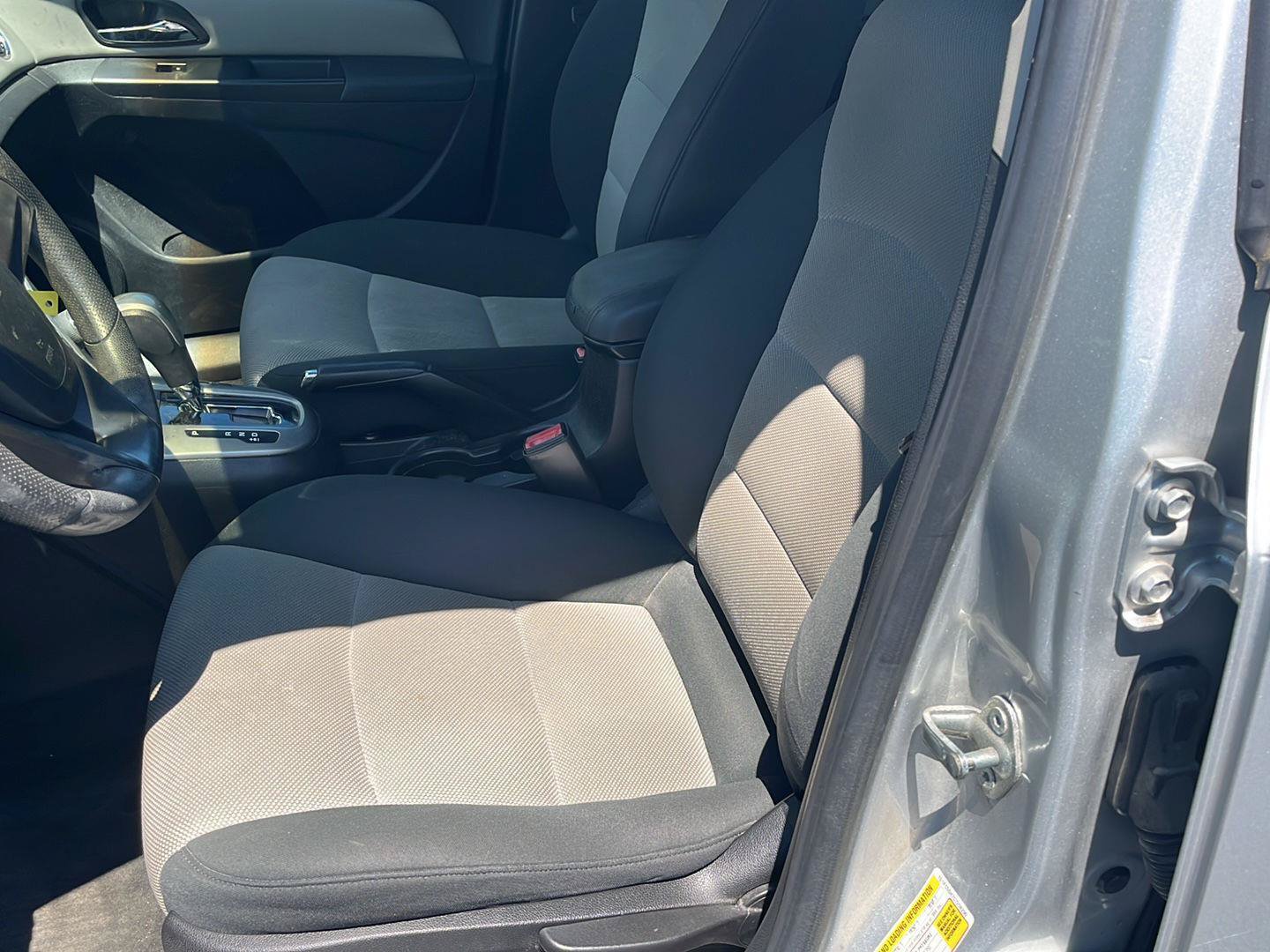 Used 2012 Chevrolet Cruze LS FWD image 17