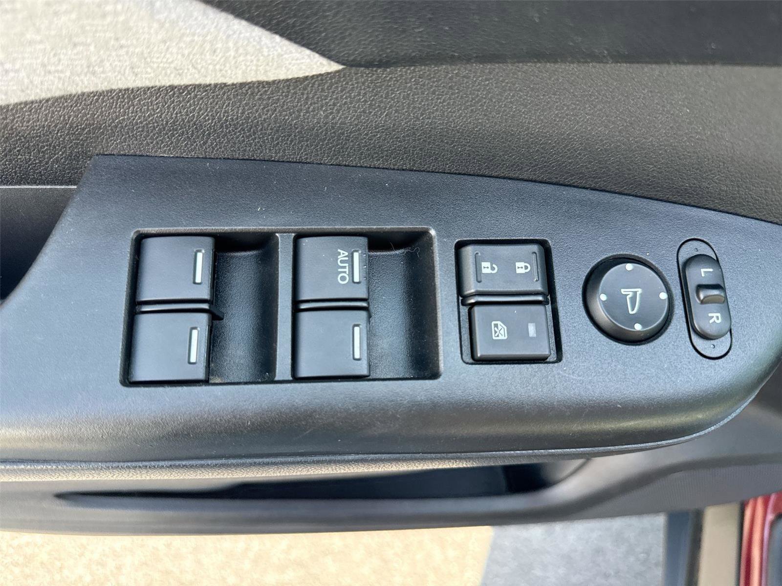 Used 2015 Honda CR-V EX image 12