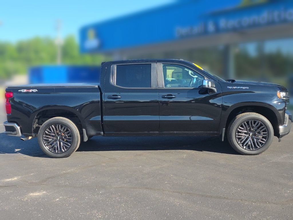 Used 2022 Chevrolet Silverado 1500 LT w/ Safety Package AWD/4WD image 9